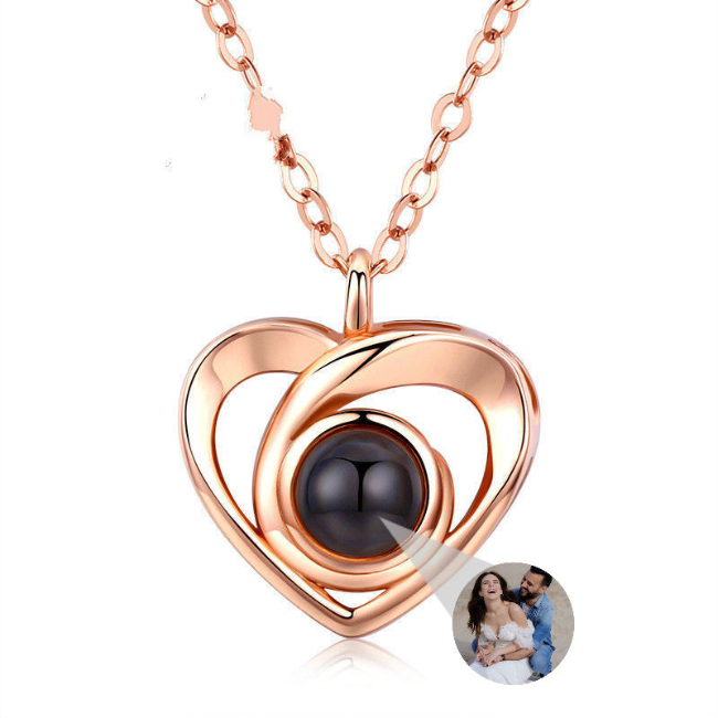 Vincere Love Necklace